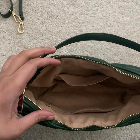 FOREST GREEN QUILTED SHOULDER BAG + detachable crossbody strap 💚🌲 - Picture 2 of 3